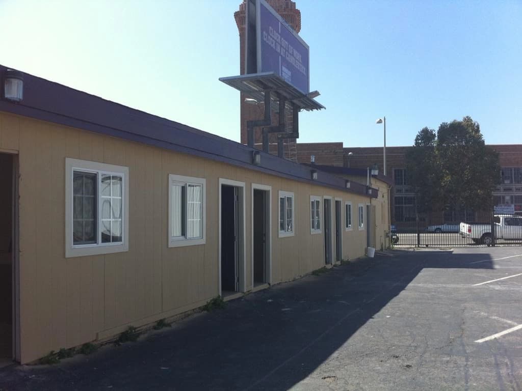 International Casa - Airport shuttle hotel near OAK