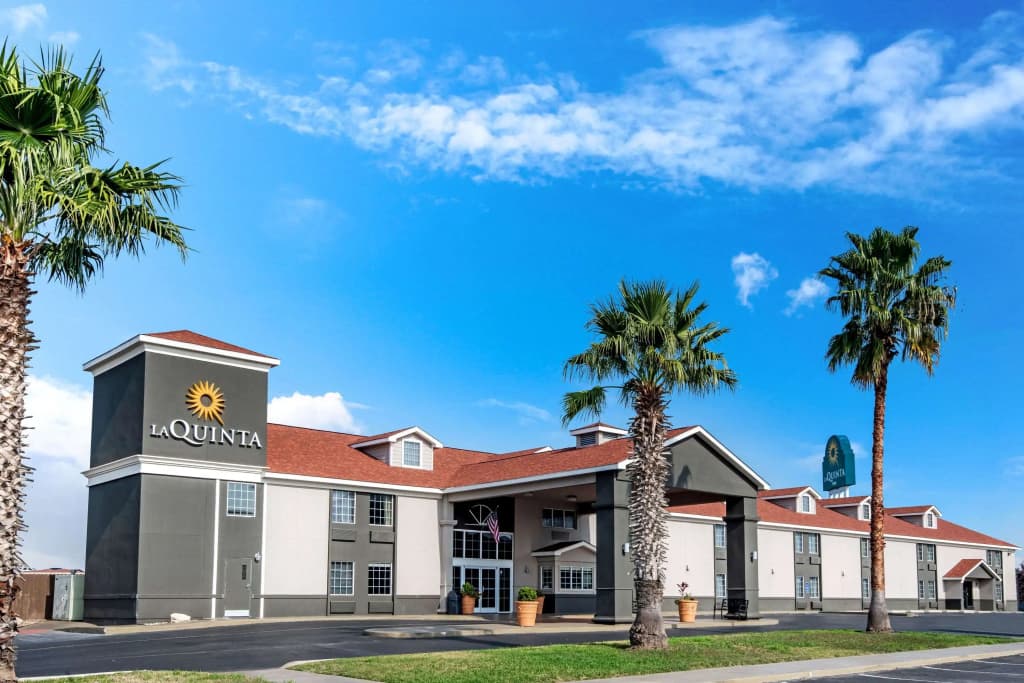 La Quinta Inn by Wyndham San Antonio Brooks City Base - Airport shuttle hotel near SAT