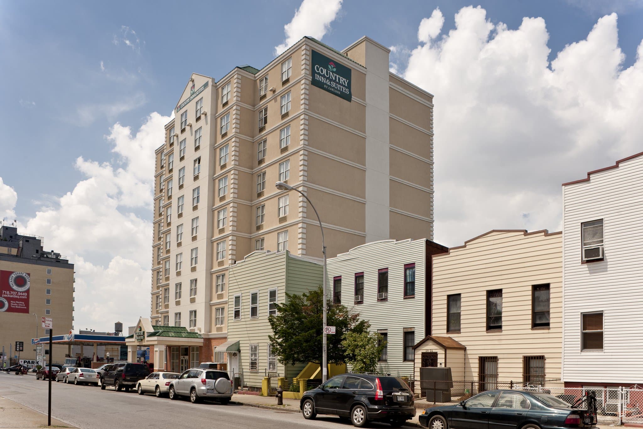 Queens County Inn and Suites - Airport shuttle hotel near LGA