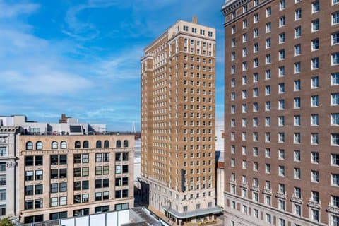 Courtyard by Marriott St. Louis Downtown/Convention Center - Airport shuttle hotel near STL