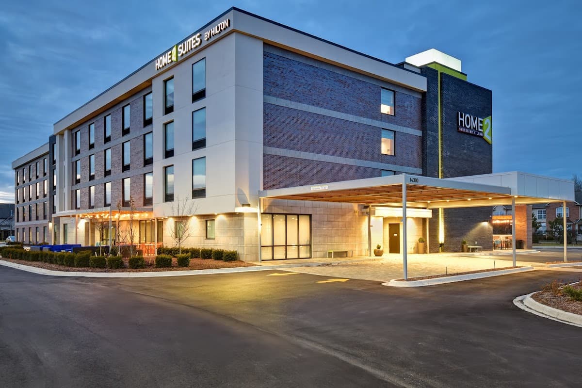 Home2 Suites by Hilton Taylor Detroit - Airport shuttle hotel near DTW