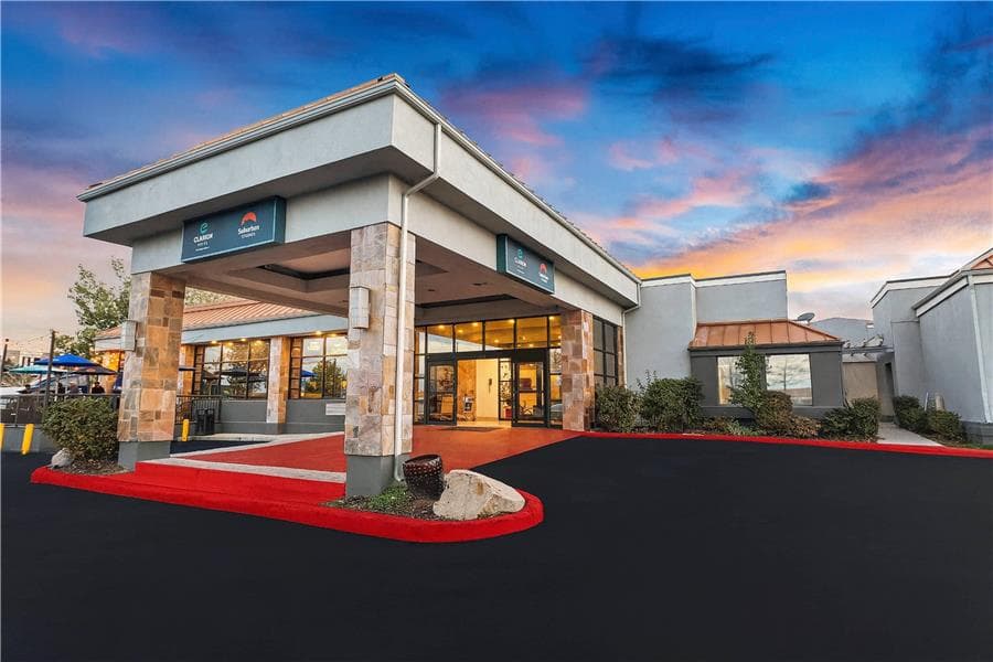 Suburban Studios Salt Lake City Airport - Airport shuttle hotel near SLC