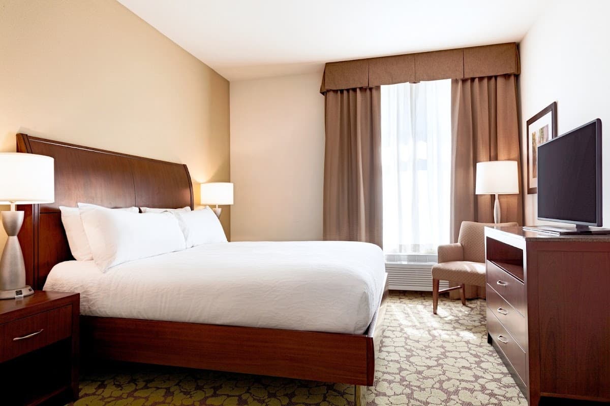 Hilton Garden Inn Boston Logan Airport - Airport shuttle hotel near BOS
