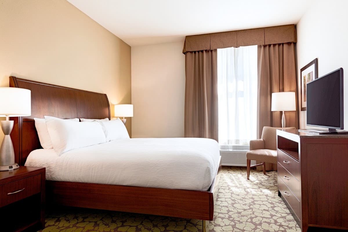 Hilton Garden Inn Boston Logan Airport - Airport shuttle hotel near BOS