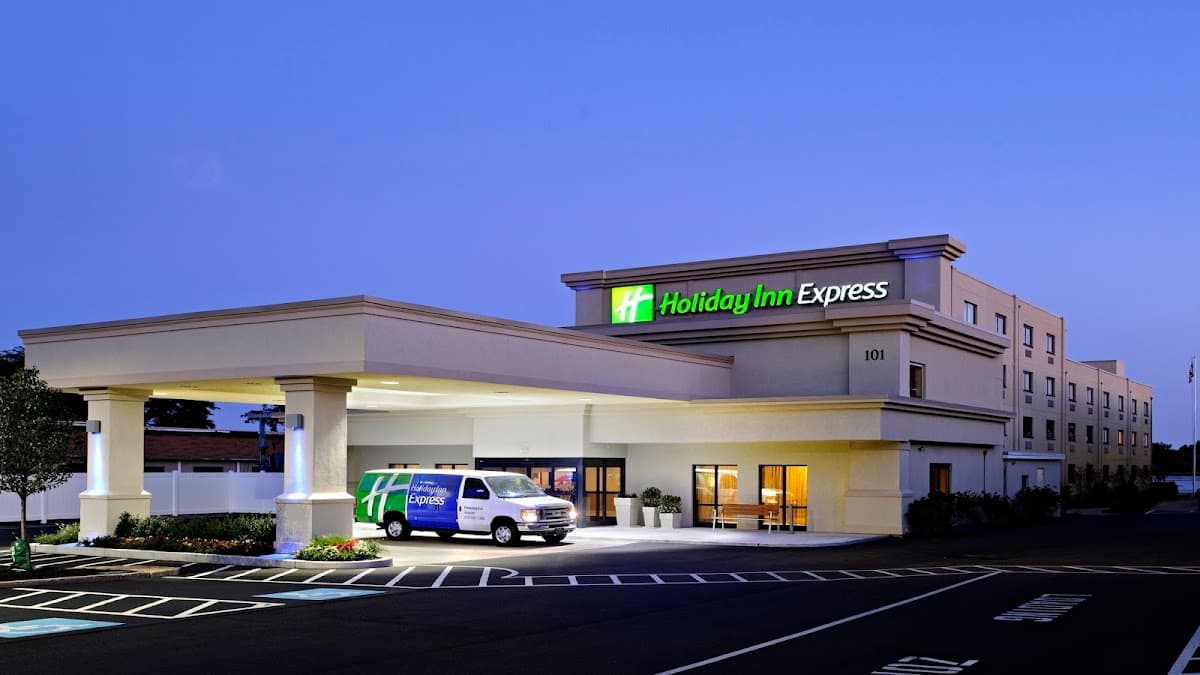 Holiday Inn Express Philadelphia Airport by IHG - Airport shuttle hotel near PHL