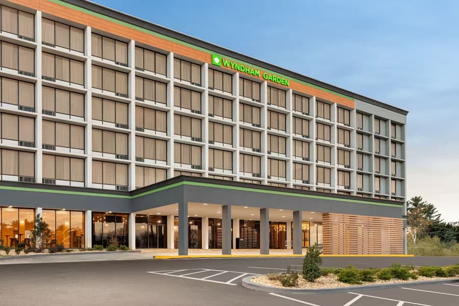 Wyndham Garden Atlanta Airport - Airport shuttle hotel near ATL