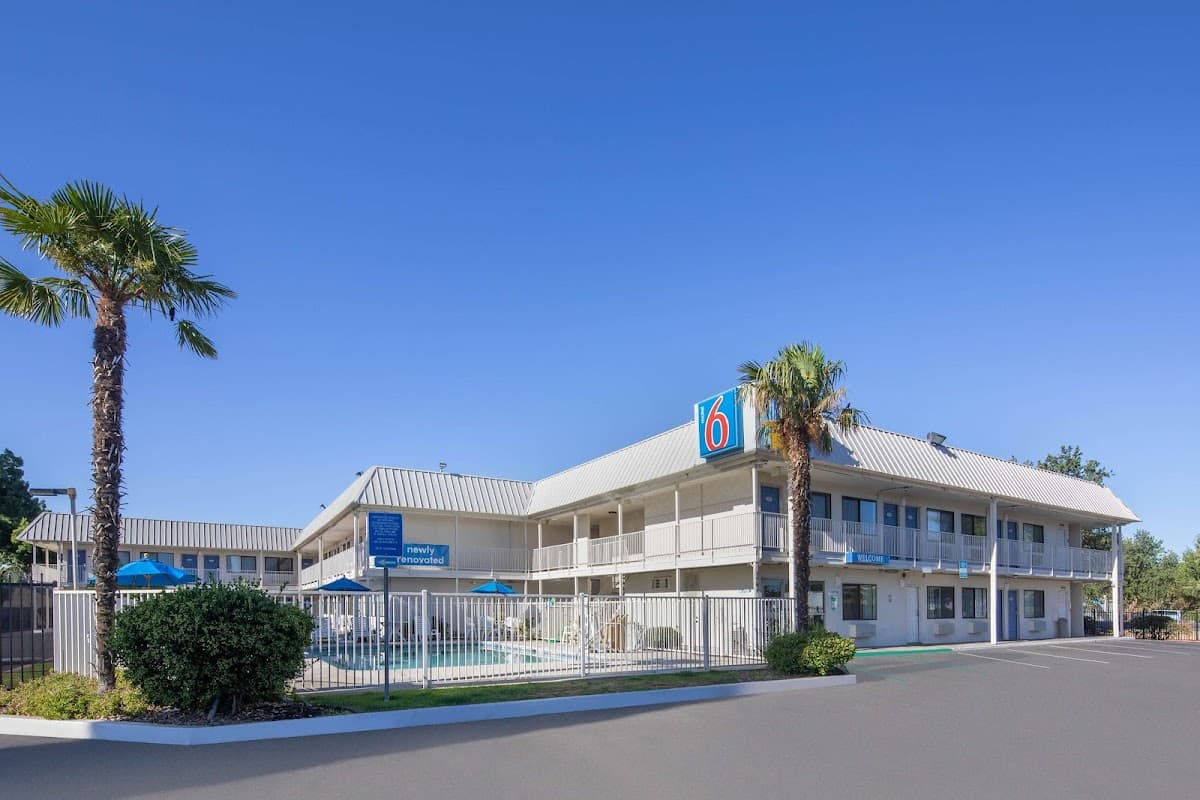 Motel 6 Woodland, CA – Sacramento Airport - Airport shuttle hotel near SMF