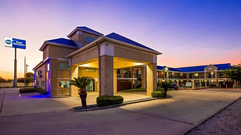 Best Western Garden Inn - Airport shuttle hotel near SAT