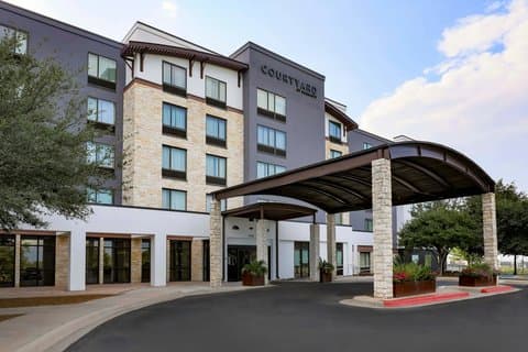 Courtyard by Marriott Austin Airport - Airport shuttle hotel near AUS