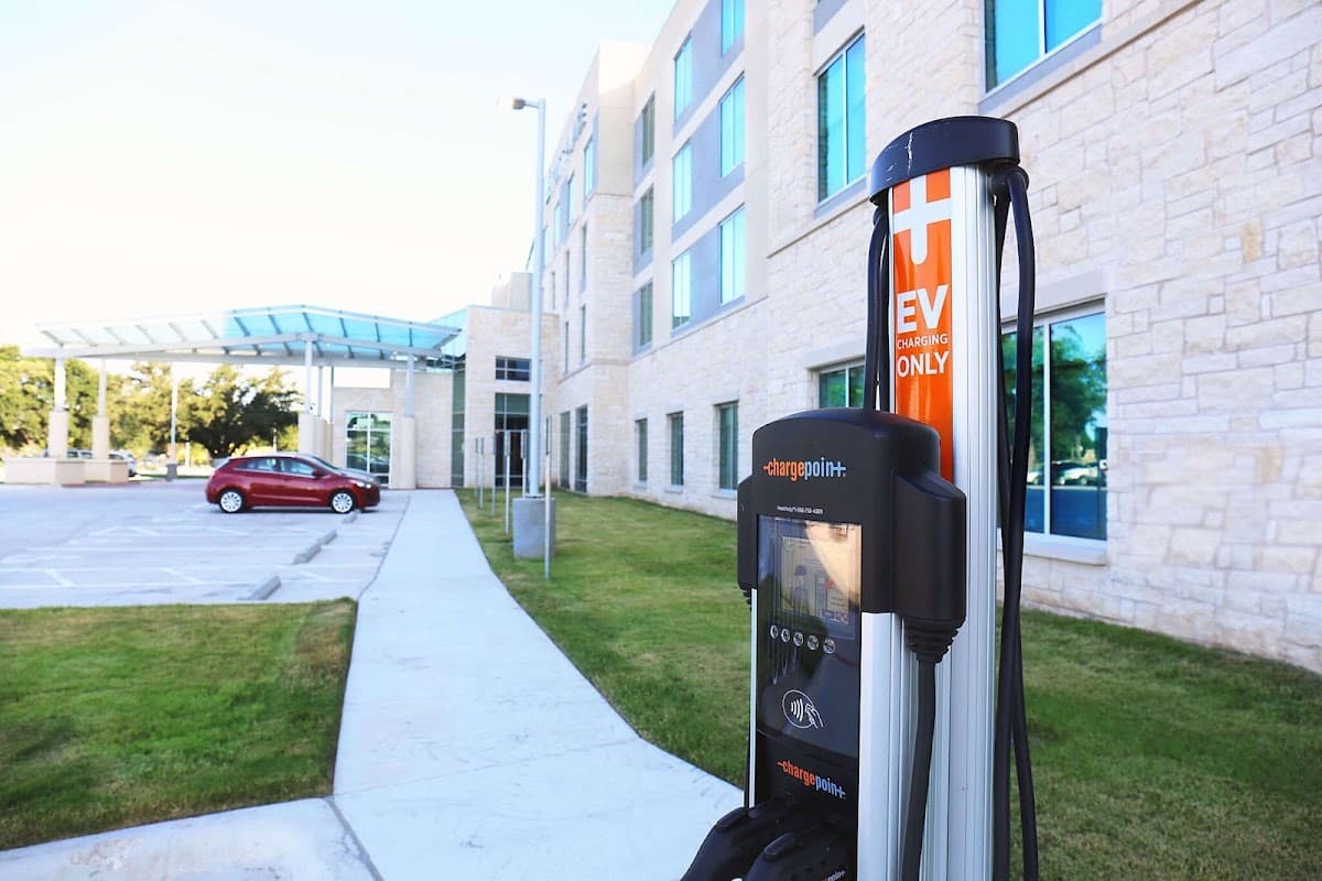 Hyatt Place Austin Airport - Airport shuttle hotel near AUS