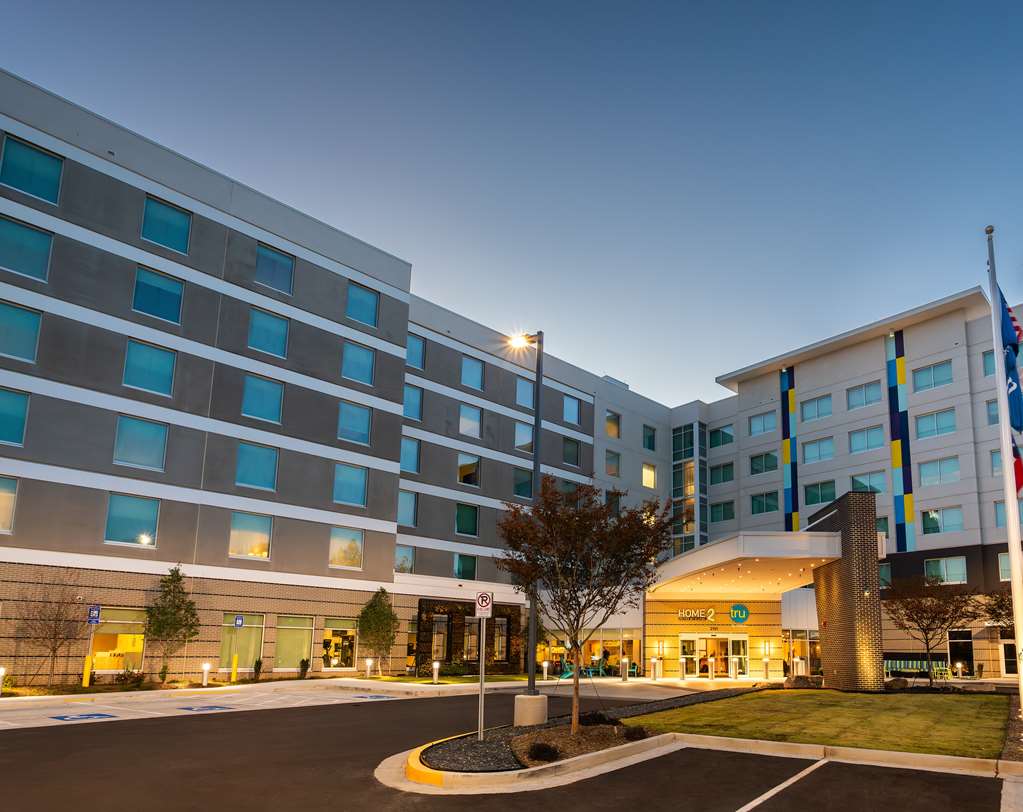 Tru by Hilton Atlanta Airport College Park - Airport shuttle hotel near ATL
