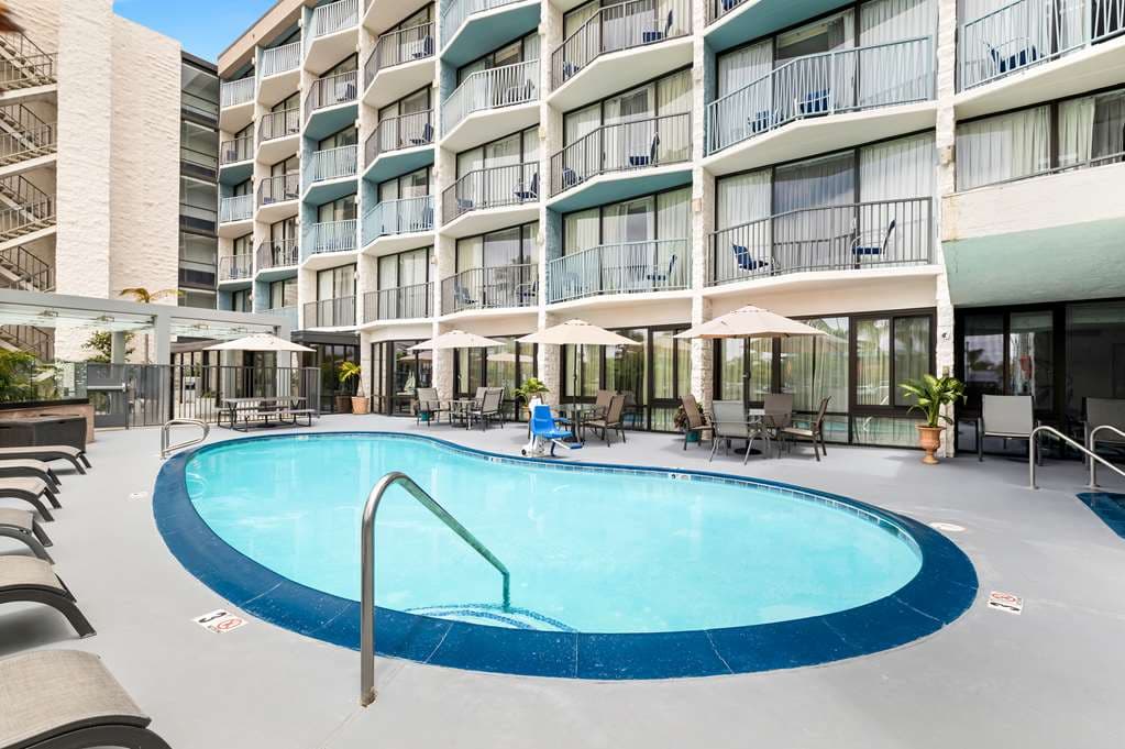 Best Western Yacht Harbor Hotel - Airport shuttle hotel near SAN