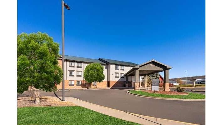 SYLO Hotel Denver Airport, a Ramada by Wyndham - Airport shuttle hotel near DEN