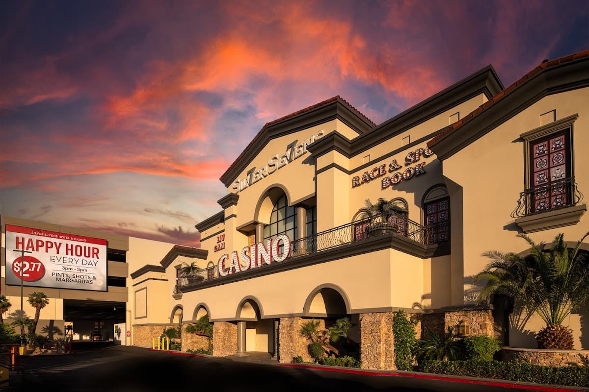Silver Sevens Hotel & Casino - Airport shuttle hotel near LAS