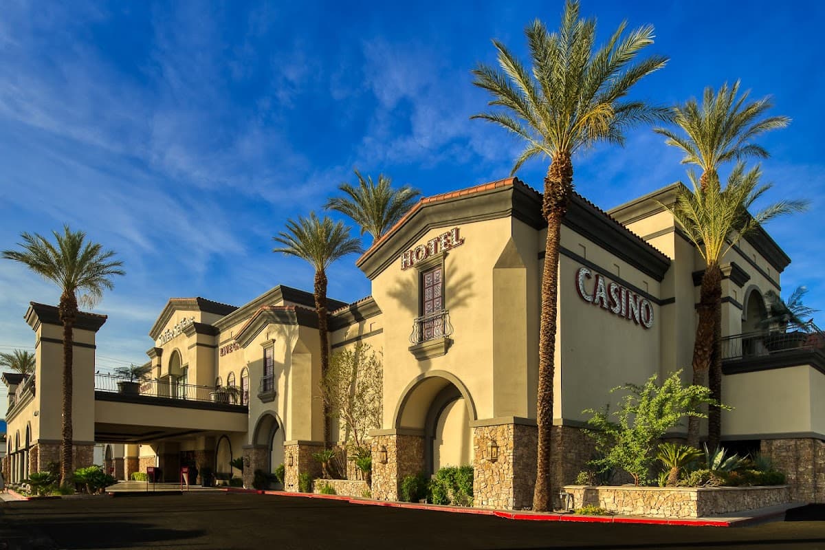 Silver Sevens Hotel & Casino - Airport shuttle hotel near LAS