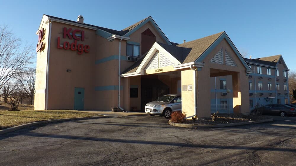 KCI Lodge - Airport shuttle hotel near MCI