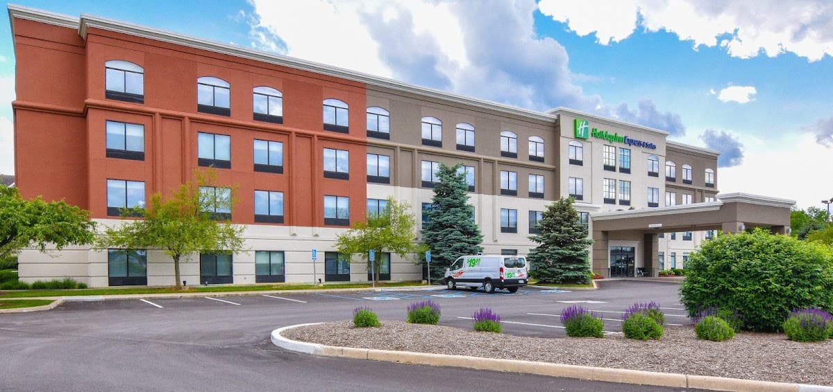 Holiday Inn Express & Suites Indianapolis Northwest by IHG - Airport shuttle hotel near IND