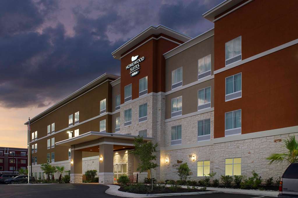 Homewood Suites by Hilton San Antonio Airport - Airport shuttle hotel near SAT
