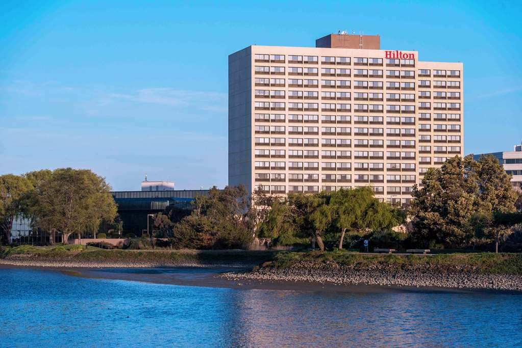 Hilton San Francisco Airport Bayfront - Airport shuttle hotel near SFO