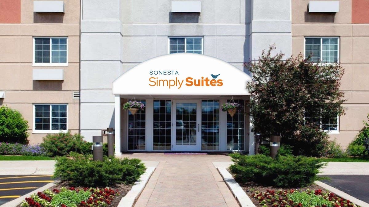 Sonesta Simply Suites Chicago O'Hare Airport - Airport shuttle hotel near ORD