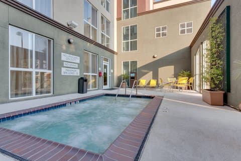 Fairfield by Marriott Inn & Suites San Francisco Airport/Millbrae - Airport shuttle hotel near SFO