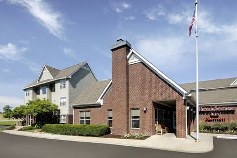 Residence Inn by Marriott Indianapolis Airport - Airport shuttle hotel near IND