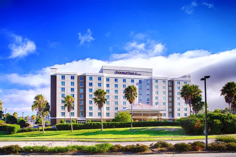 DoubleTree by Hilton San Francisco Airport North Bayfront - Airport shuttle hotel near SFO