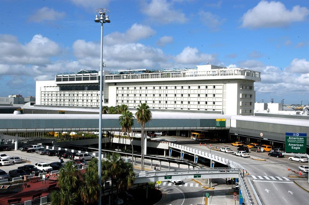 Miami International Airport Hotel - Airport shuttle hotel near MIA
