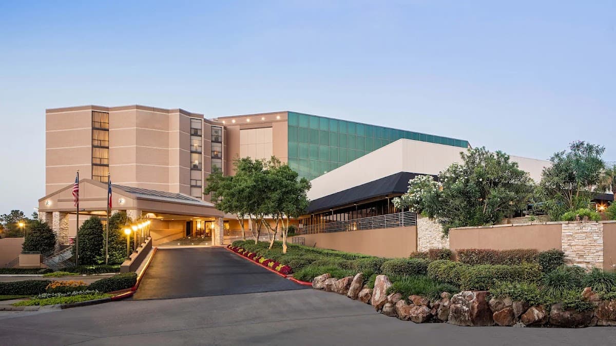 Sonesta Hotel Houston IAH Airport - Airport shuttle hotel near IAH