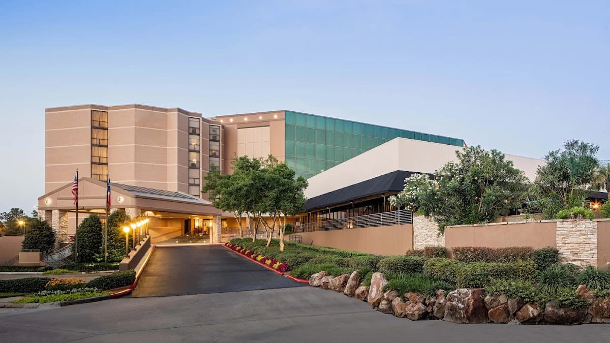 Sonesta Hotel Houston IAH Airport - Airport shuttle hotel near IAH