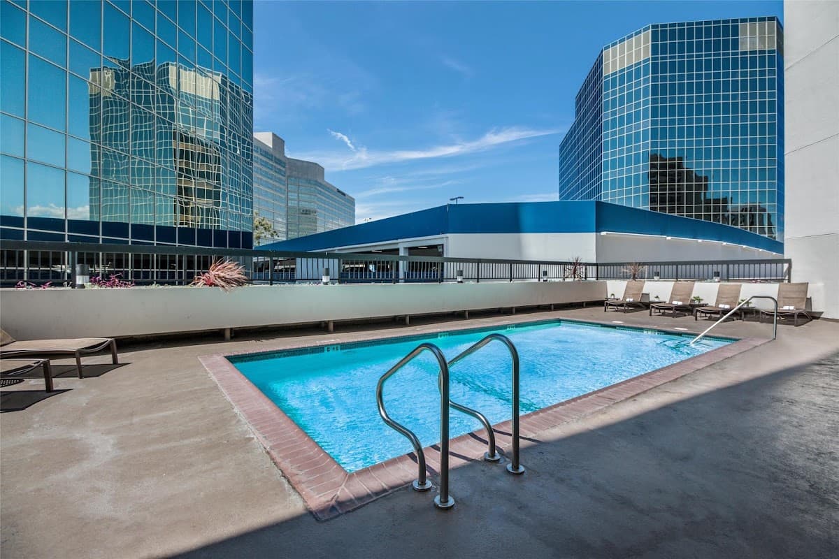 Sonesta Los Angeles Airport LAX - Airport shuttle hotel near LAX