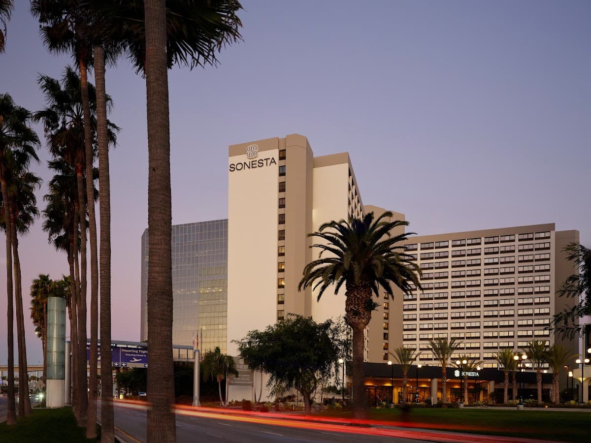 Sonesta Los Angeles Airport LAX - Airport shuttle hotel near LAX
