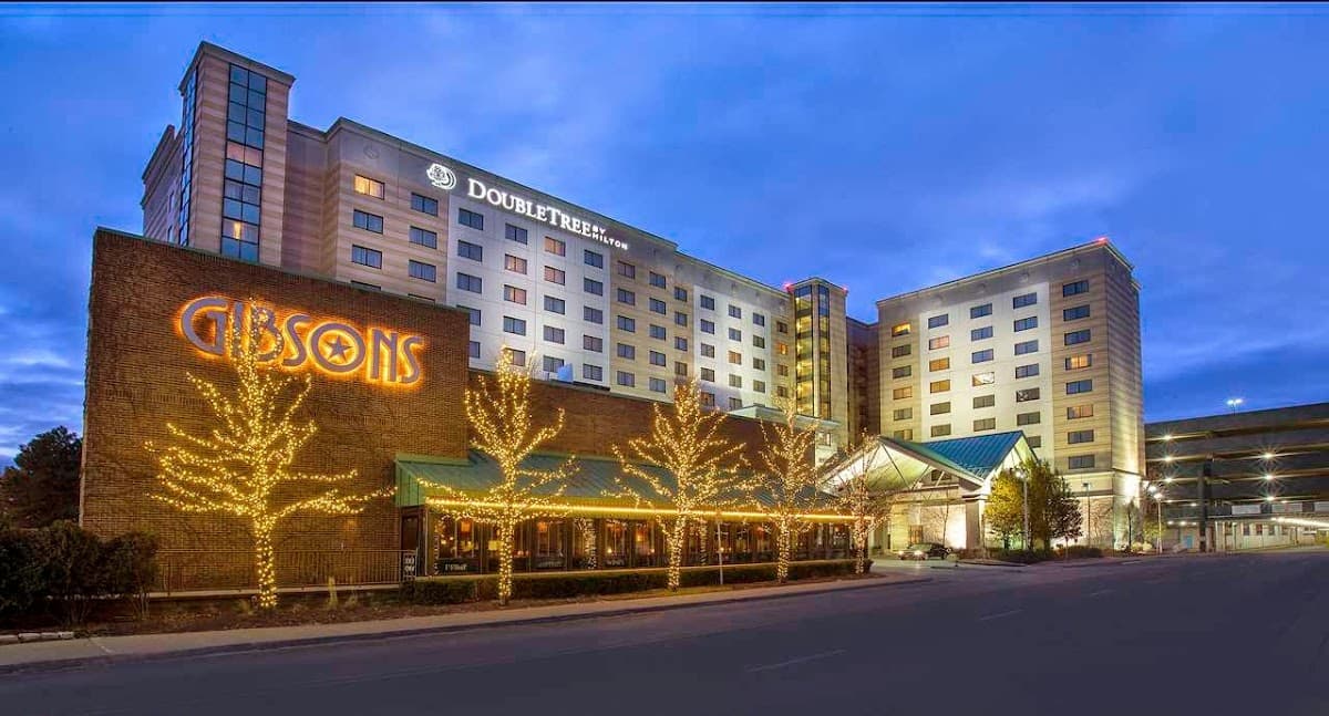 DoubleTree by Hilton Hotel Chicago O'Hare Airport - Rosemont - Airport shuttle hotel near ORD