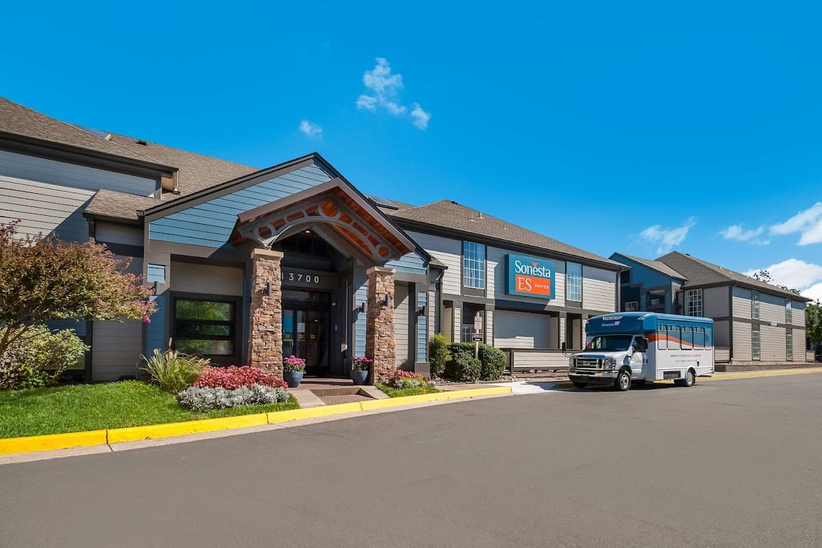 Sonesta ES Suites Dulles Airport - Airport shuttle hotel near IAD