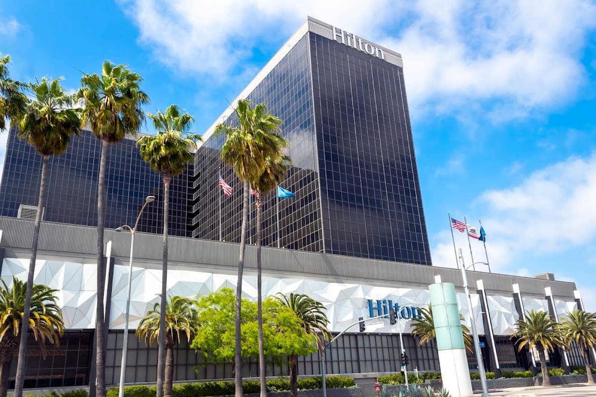 Hilton Los Angeles Airport - Airport shuttle hotel near LAX