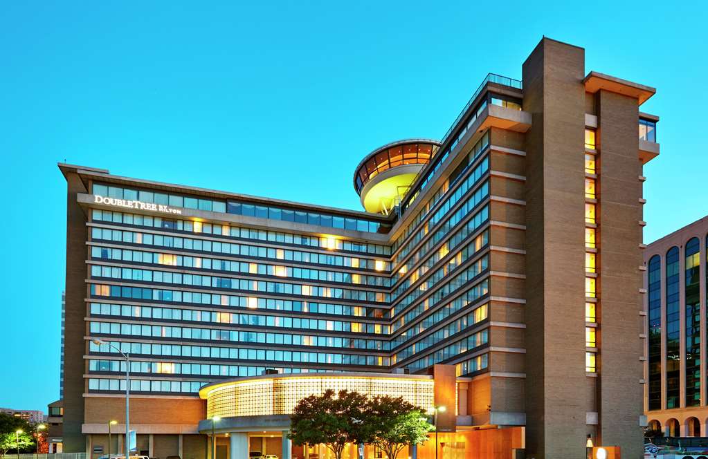 DoubleTree by Hilton Hotel Washington DC - Crystal City - Airport shuttle hotel near DCA