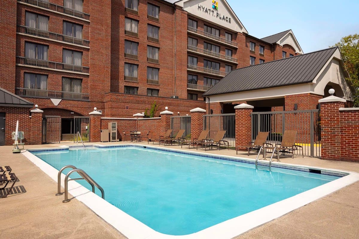 Hyatt Place Sterling/Dulles Airport-North - Airport shuttle hotel near IAD