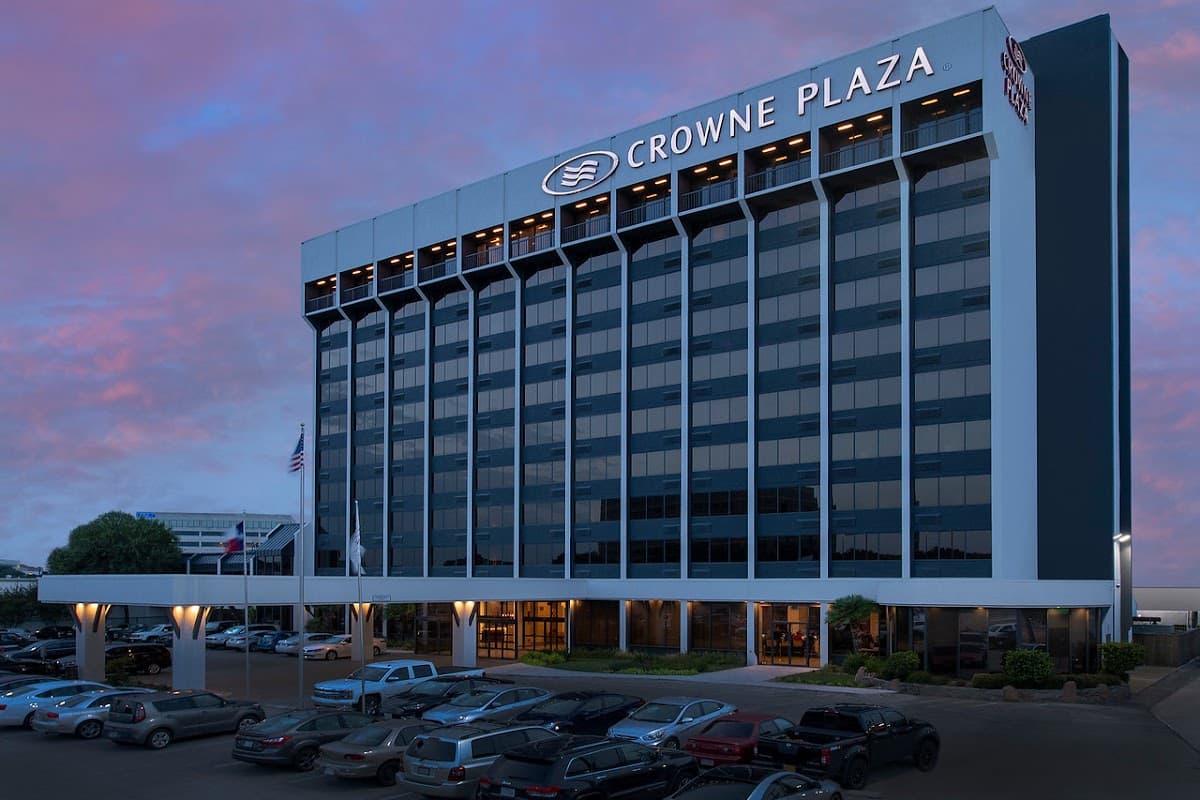 Crowne Plaza San Antonio Airport by IHG - Airport shuttle hotel near SAT