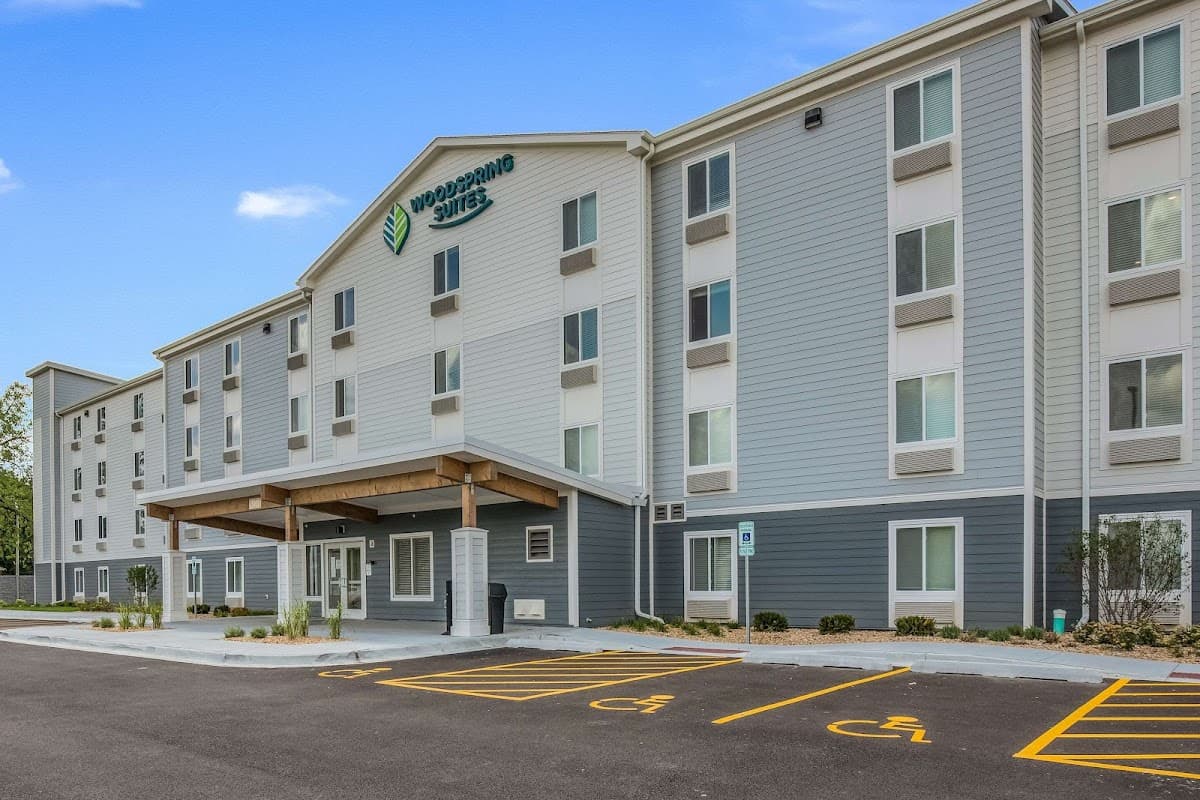 WoodSpring Suites Chicago Midway - Airport shuttle hotel near MDW