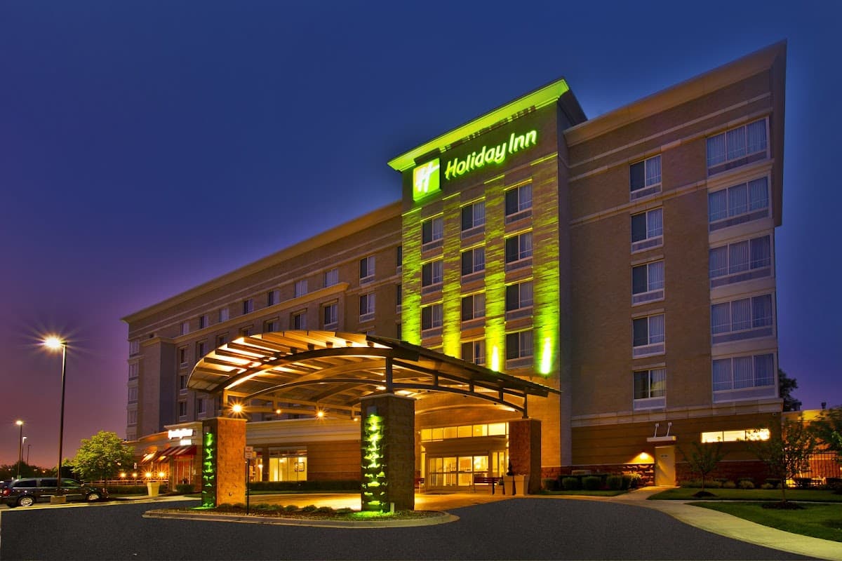 Holiday Inn Detroit Metro Airport by IHG - Airport shuttle hotel near DTW