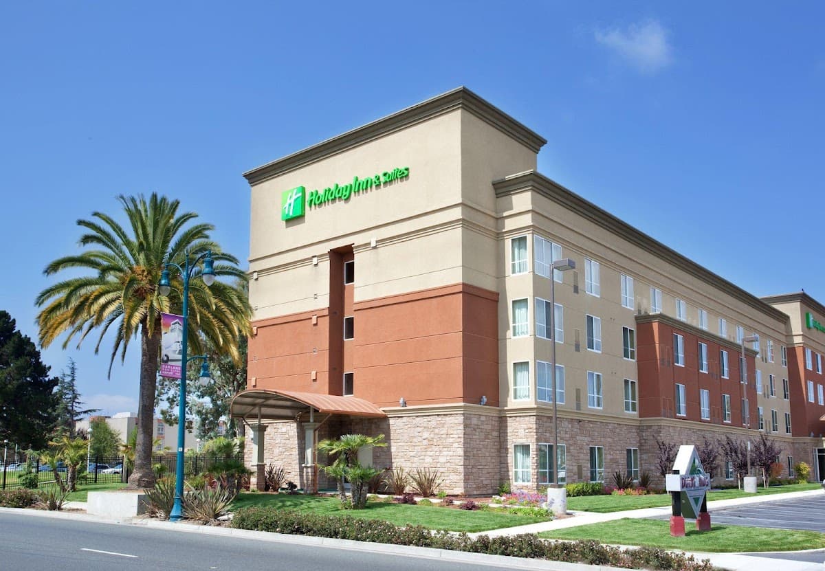 Holiday Inn & Suites Oakland - Airport by IHG - Airport shuttle hotel near OAK