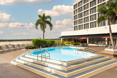 Tampa Airport Marriott - Airport shuttle hotel near TPA