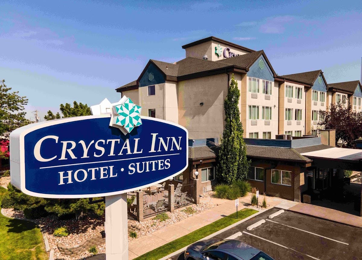 Crystal Inn Hotel & Suites Salt Lake City - Airport shuttle hotel near SLC