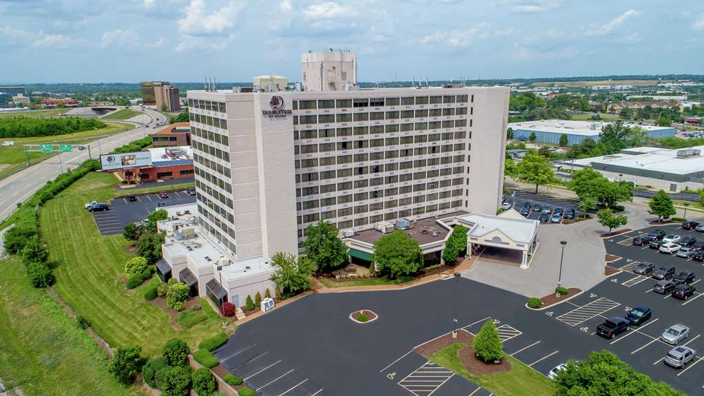 DoubleTree by Hilton Hotel St. Louis - Westport - Airport shuttle hotel near STL