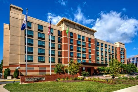 Courtyard by Marriott Dulles Airport Herndon - Airport shuttle hotel near IAD