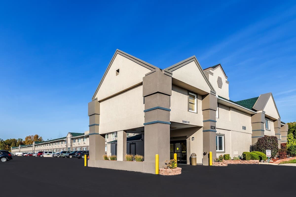 Magnuson Hotel Detroit Airport - Airport shuttle hotel near DTW