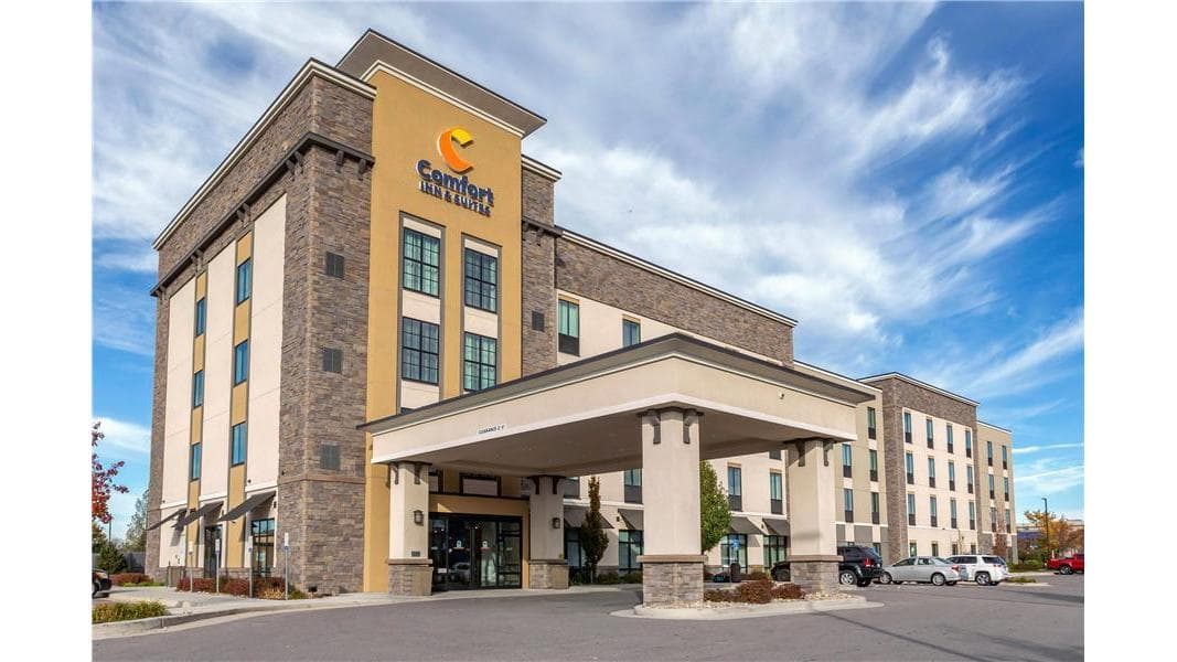 Comfort Inn & Suites Salt Lake City Airport - Airport shuttle hotel near SLC