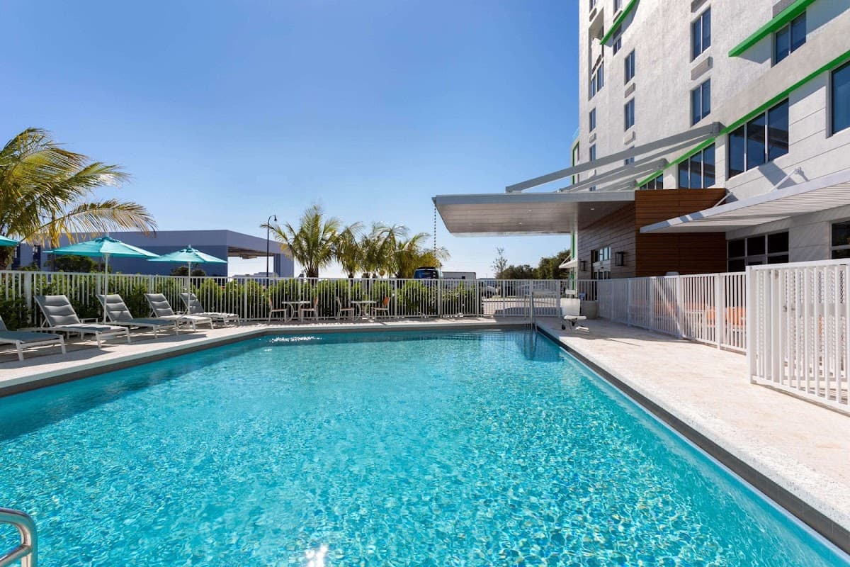 Wyndham Garden Miami International Airport - Airport shuttle hotel near MIA