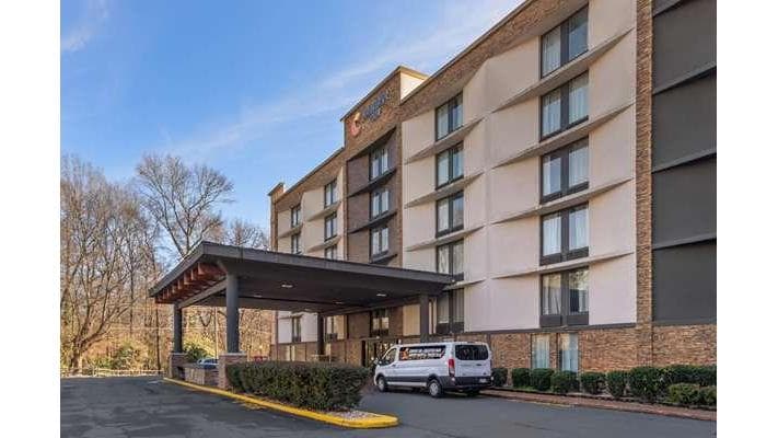 Comfort Inn Charlotte Airport Uptown - Airport shuttle hotel near CLT