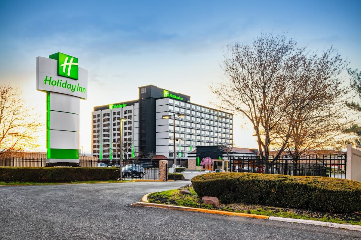 Holiday Inn Newark International Airport by IHG - Airport shuttle hotel near EWR